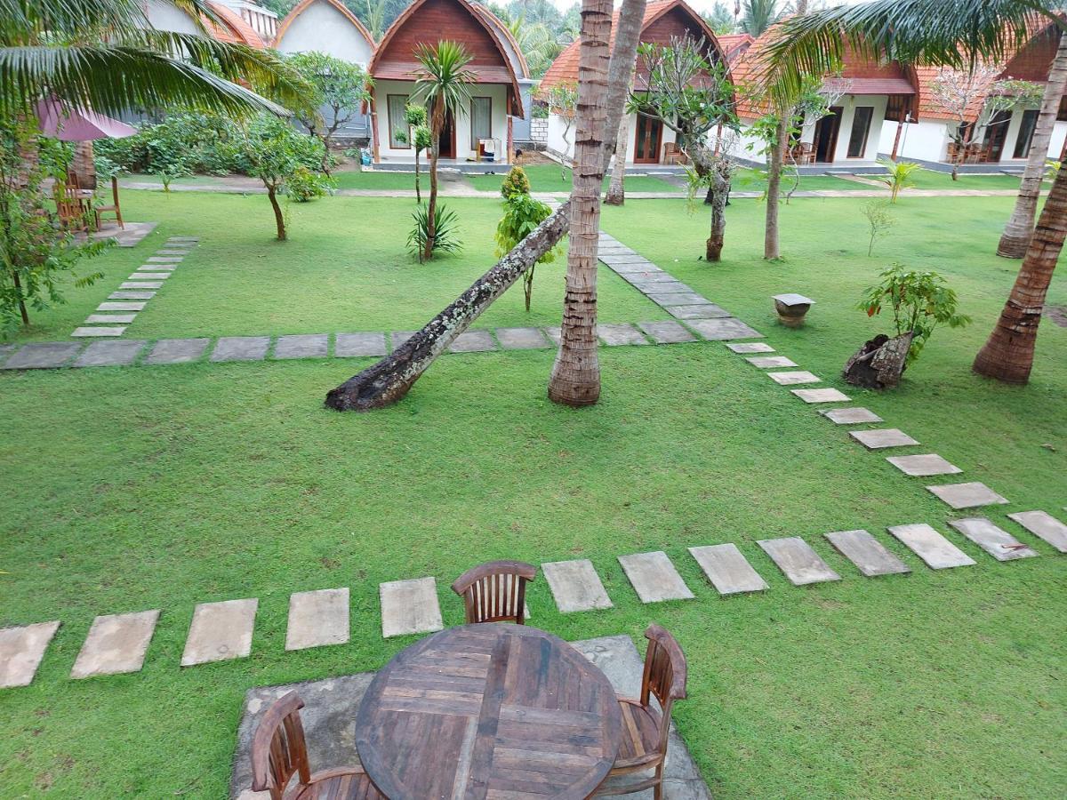 The Tinsi Hotel Toyapakeh Exterior photo