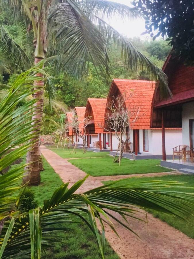 The Tinsi Hotel Toyapakeh Exterior photo